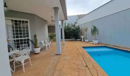 Casa com 4 quartos à venda no Ribeirânia, Ribeirão Preto  por R$ 980.000
