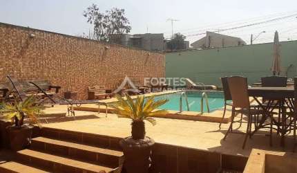 Casa com 5 quartos à venda no Sumarezinho, Ribeirão Preto  por R$ 790.000