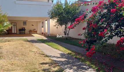 Casa com 5 quartos à venda na Vila Tibério, Ribeirão Preto  por R$ 950.000