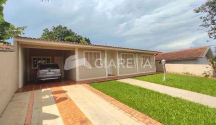CASA AMPLA E COM MUITA SOBRA DE TERRENO PARA VENDA, CENTRO, TOLEDO - PR