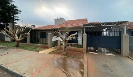 Casa muito bem localizada para venda no CENTRO de TOLEDO-PR