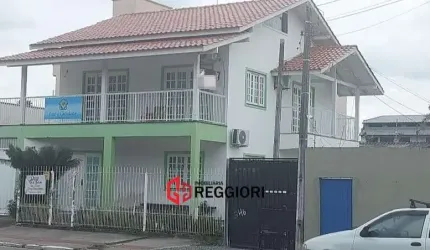 Casa na via Gastronômica em Balneário Camboriú!