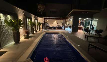 CASA 3 SUÍTES COM PISCINAS RESSACADA EM ITAJAI