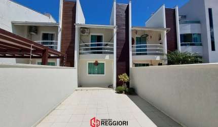 SOBRADO DUPLEX C/ 3 DORMITÓRIOS NOVA ESPERANÇA BC