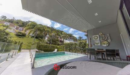 CASA 4 SUÍTES EM CONDOMÍNIO BALNEÁRIO CAMBORIÚ