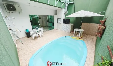 SOBRADO TRIPLEX 4 SUÍTES CENTRO DE BC ACEITA TROCA