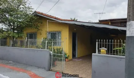 CASA 2 DORM + APTO 2 DORM IATE CLUBE BC
