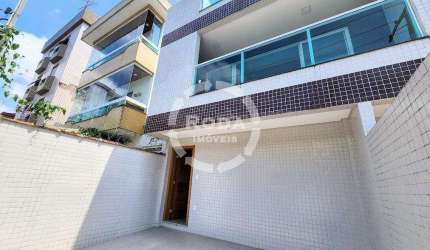 Casa Duplex - Sobreposta Alta para Venda no bairro Campo Grande, localizado na cidade de Santos / SP.