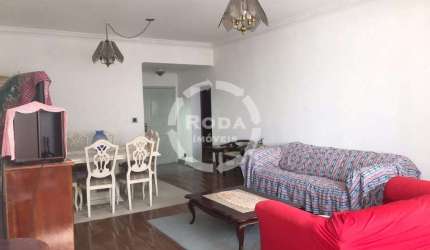Apartamento gigante na quadra da praia do José Menino.