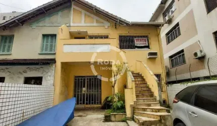 Sobrado com 04 Quartos Próximo a Praia