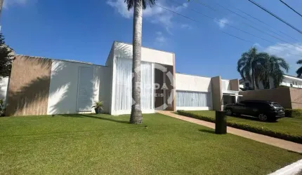 Casa Cinematográfica à Venda no Condomínio Acapulco - 5 suítes