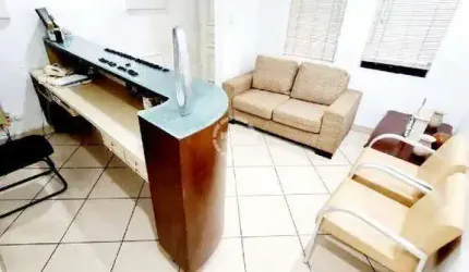 Sobrado Comercial com 13 Salas para Locação na Vila Mathias - Santos