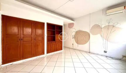 Sala living de frente no Boqueirão – Localização privilegiada!
