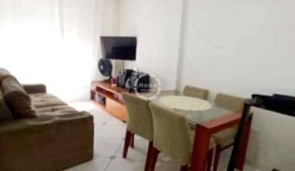Apartamento com um dormitório em prédio de frente para o mar