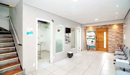 Sobrado Comercial e Residencial no Embaré – Versatilidade e Localização Estratégica!