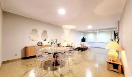 Apartamento Reformado com 3 Suítes, 2 vagas e 237 m² no Coração do Gonzaga – Santos