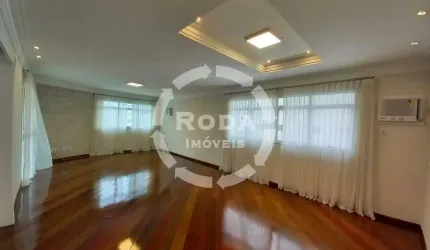 Amplo apartamento com 3 dormitórios (2 suítes), 180 m² e 3 vagas demarcadas no Boqueirão – a 2 quadras da praia!