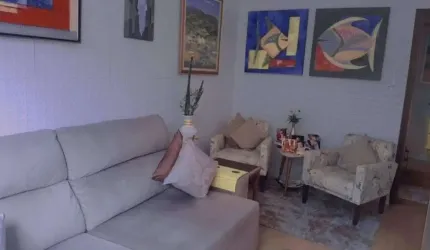 Apartamento com 2 quartos, sala ampla próximo ao mar { boqueirão}