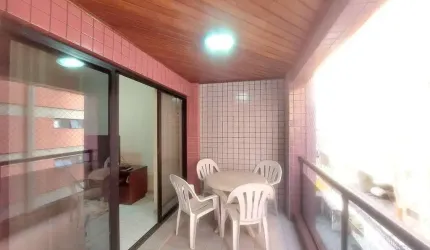 Apartamento 2 dormitórios dependência completa Porteira Fechada na Quadra da Praia à venda na Aparecida - Santos