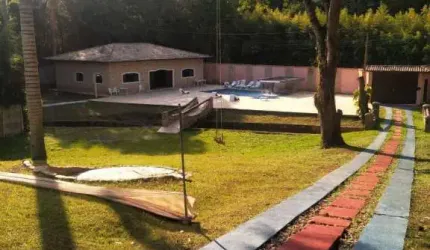 Maravilhosa Chácara com 11.000m², Piscina Aquecida, Lagos e Coxeira