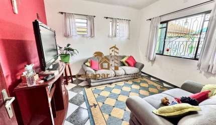 Sobrado Triplex à Venda com 330m², 4 Quartos e 2 Salões Independentes