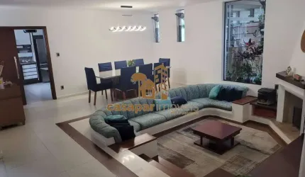 Sobrado à Venda com 244m² e 3 Quartos, com Piscina no Jardim São Caetano