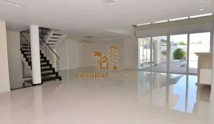 Sobrado em Condomínio Fechado com 580m², 4 Quartos no Espaço Cerâmica