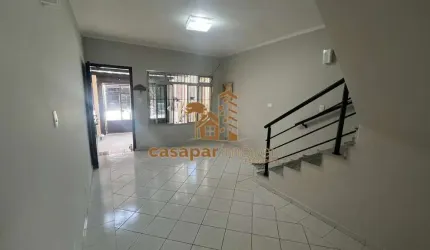 Sobrado para Locação no Santa Maria com 2 Quartos e 1 Vaga com  Edícula