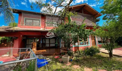 Casa Individual à Venda no Campeche, com 7 Dormitórios , Quintal, Piscina, Florianópolis, SC