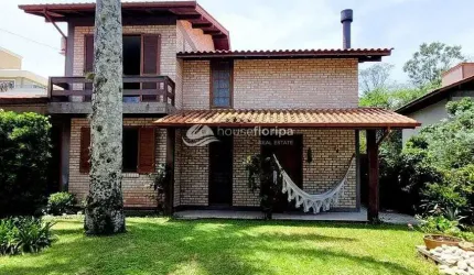 Casa Com Espaço de Jardim, Piscina, 3 Dormitórios, 4 Vagas, Lareira, à Venda, Campeche, Florianópol