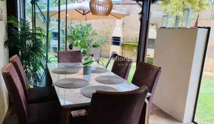 Casa tríplex mobiliada em condomínio clube com saída privativa para a praia à venda, Cachoeira do B