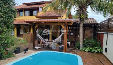 Casa à venda com 2 casas separadas, com piscina, no Rio Tavares, Florianópolis, SC