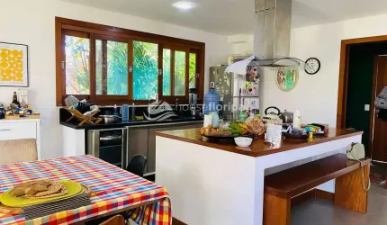 Casa à venda, Canto da Lagoa, Florianópolis, SC - Possui 2 dormitorios, em condomínio com acesso pa
