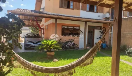 Casa à venda, financiável, com 4 dormitórios, quintal amplo, área ourmet com churrasqueira e fogão