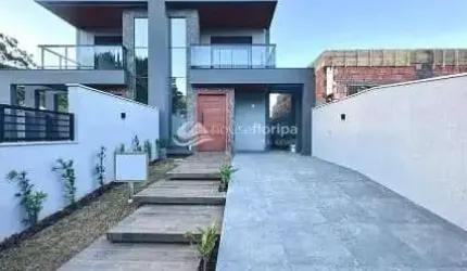 Açores - Bela casa de 153² m à venda com 3 suítes, a 330m do mar da Praia do Açores, Florianópolis,