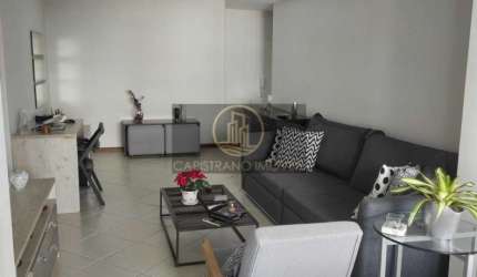 Apartamento mobiliado com 02 vagas, central!