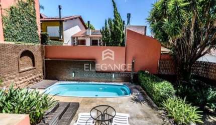Elegance Imóveis vende casa desocupada 3 dormitórios 2 suítes 5 vagas box/garagem Boa Vista Passo da Areia Porto Alegre. Comprar R$ 2.195.000,00