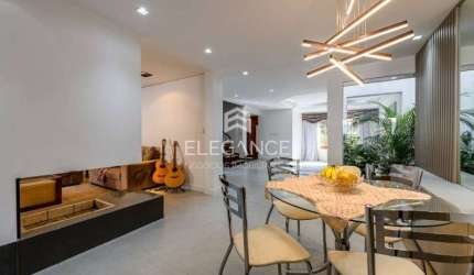 Elegance imóveis vende casa ótimo padrão, semimobiliada 311 m² 4 dormitórios 3 suítes 4 vagas garagem/box e piscina aquecida. Comprar R$ 1.800.000,00