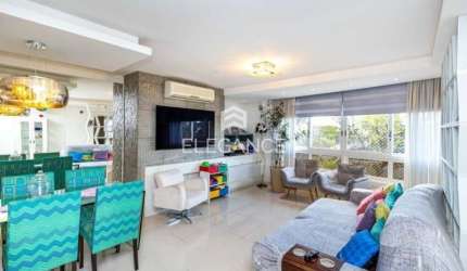 Elegance imóveis vende casa, 415m, 3 dormitórios, 3 suítes, uma suíte máster, amplo living, lavabo e 4 vagas de garagem/box.