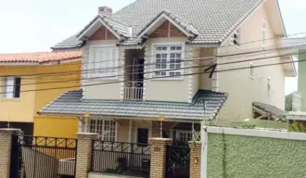 SOBRADO ALTO PADRÃO NO HORTO FLORESTAL