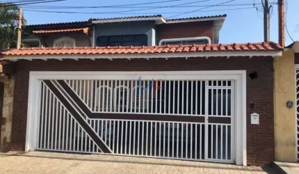 REF 16.504 - Lindo sobrado na Vila Aurora, 194 m², 3 quartos (sendo 1 suíte), sala, cozinha, área de serviço, quintal, churrasqueira e 3 vagas.