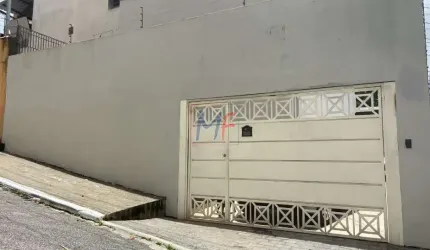 REF 16.618 - Excelente sobrado na Vila Buenos Aires, 300 m² a.u., 3 quartos (2 suítes), sala, cozinha, lavanderia, piscina, edícula e 4 vagas.