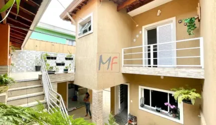 REF 16.731 - Linda casa em Osasco, 217m² a.u., 4 quartos (1 suíte), sala, cozinha, lavanderia, sacada, terraço, espaço gourmet e 8 vagas.