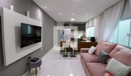REF 16.848 - Excelente casa na Vila Esperança, 135m² a.u., 3 quartos (1 suíte), sala, cozinha, área de serviço, churrasqueira, piscina e 2 vagas.