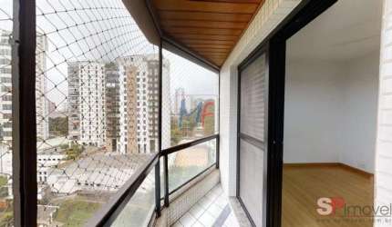 Excelente apto na Vila Suzana, 156m² a.u., 3 dormitórios (3 suítes), cozinha, sala, lareira, varanda, lavanderia, 3 vagas e lazer (REF 17.321)