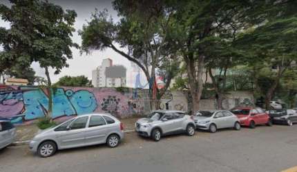 Excelente Terreno no bairro Vila Mariana, com 1.753m² de área de terreno, frente de 37,8 metros,160 m2 a.c.  zoneamento ZM.  - REF 8039