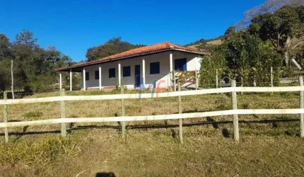 REF 16.809 - Excelente Fazenda de 50 Alqueires, com casa sede e casa de caseiro ,muito pasto e porteira fechada e com 190 cabeças de gado.