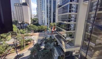Excelente Conjunto Comercial na Cidade Monções, 510 m² a.u., 10 salas, 8 banheiros, copa, recepção, ar condicionado, 10 vagas (REF 17.568)