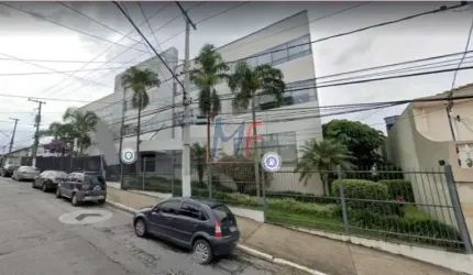 Excelente prédio comercial na Vila Santana, com 3.732 m² e 3.034 m² de terreno, zoneamento - ZEU. Não aceita permuta. REF: 15.498 -