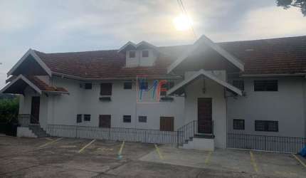 Excelente apto em Campos do Jordão/SP, 106 m² a.u., 3 quartos (1 suíte), cozinha, salas estar/jantar, lareira, varanda, 1 vaga (REF 18.081)